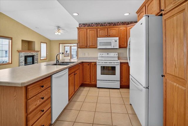 608 Springbrook Circle, Deforest, WI 53532