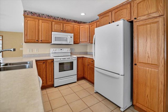 608 Springbrook Circle, Deforest, WI 53532