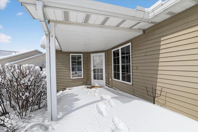 608 Springbrook Circle, Deforest, WI 53532