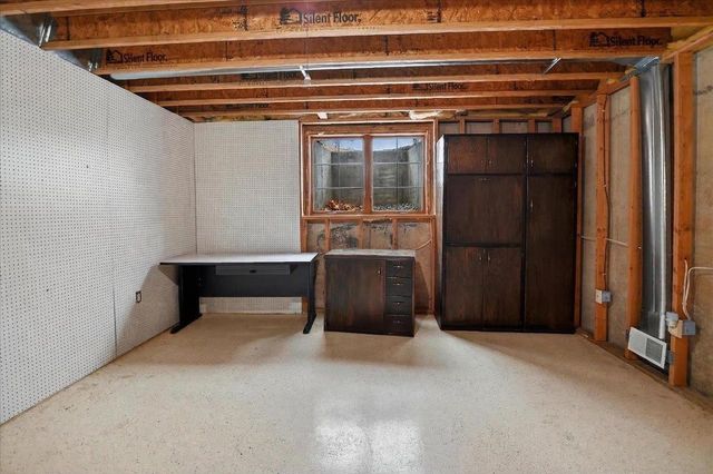 608 Springbrook Circle, Deforest, WI 53532