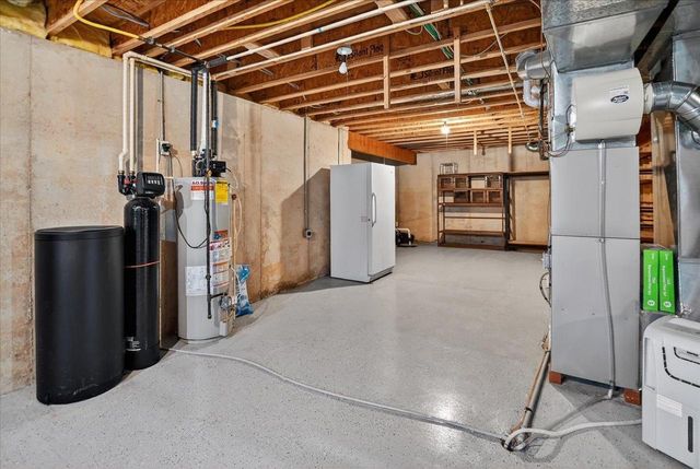 608 Springbrook Circle, Deforest, WI 53532