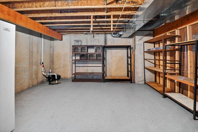 608 Springbrook Circle, Deforest, WI 53532