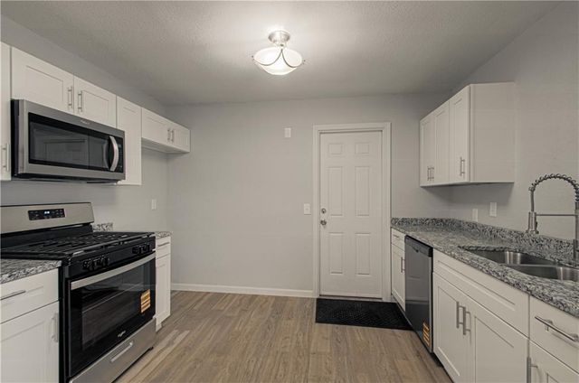 7304 E 109th Terrace, Kansas City, MO 64134