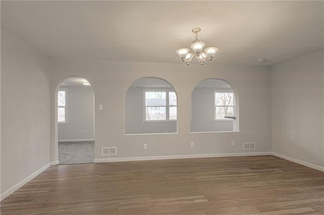 7304 E 109th Terrace, Kansas City, MO 64134