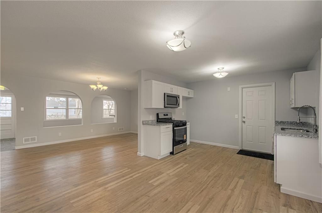 7304 E 109th Terrace, Kansas City, MO 64134