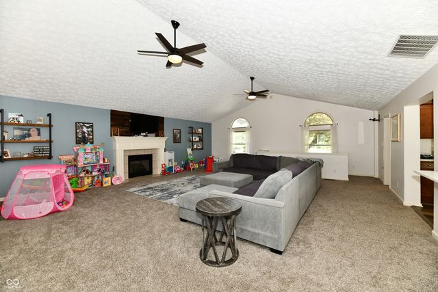 2999 Woodside Drive, Plainfield, IN 46168