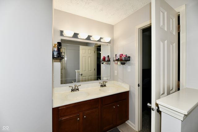 2999 Woodside Drive, Plainfield, IN 46168