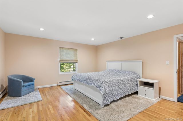 2 Greenwood Lane, Woodbury, NY 11797