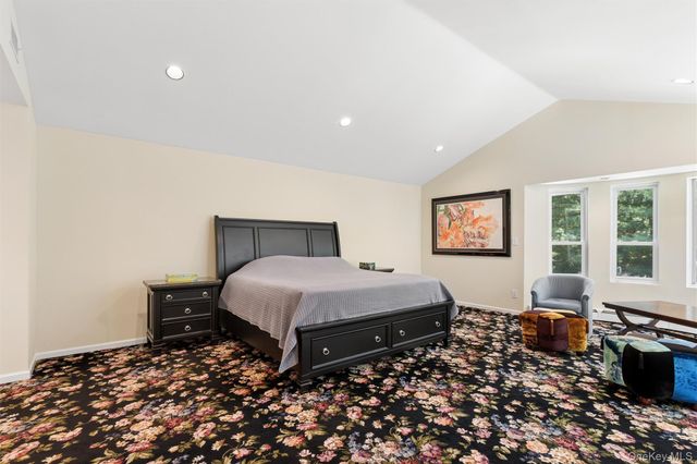 2 Greenwood Lane, Woodbury, NY 11797