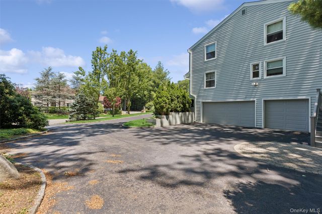 2 Greenwood Lane, Woodbury, NY 11797