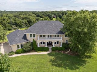 8130 S COUNTRY AIRE LN, Columbia, MO 65203