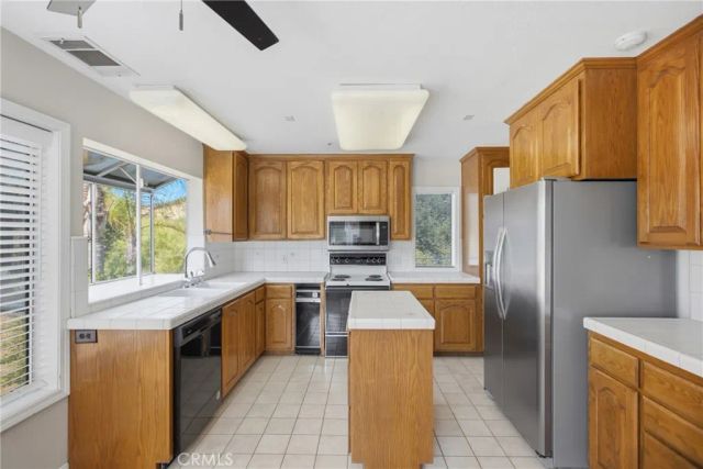 37550 Calle De Companero, Murrieta, CA 92562