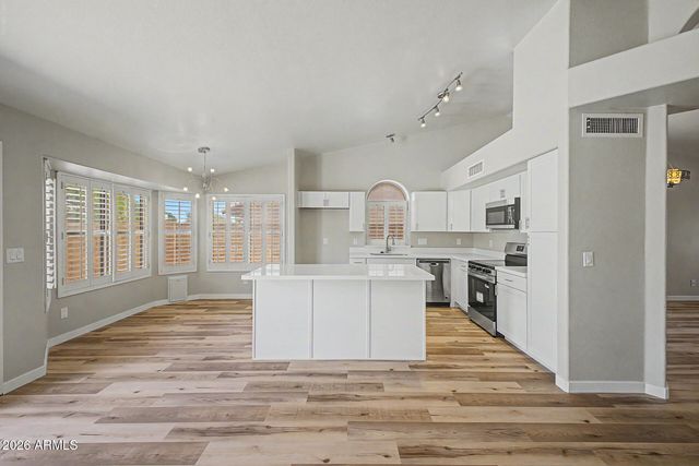 2434 E CATHEDRAL ROCK Drive, Phoenix, AZ 85048