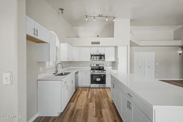 2434 E CATHEDRAL ROCK Drive, Phoenix, AZ 85048