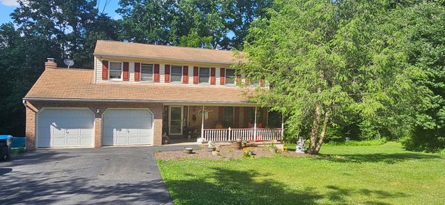 5 WHITE OAK DR, Fleetwood, PA 19522