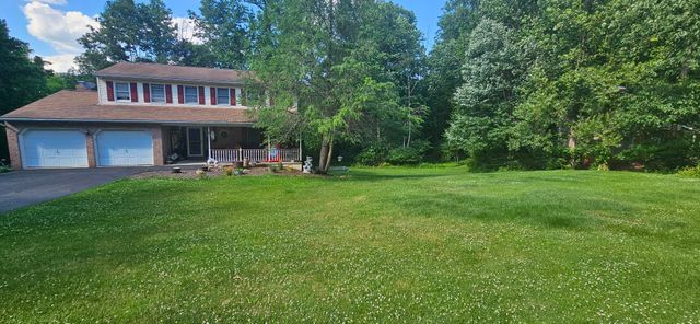 5 WHITE OAK DR, Fleetwood, PA 19522