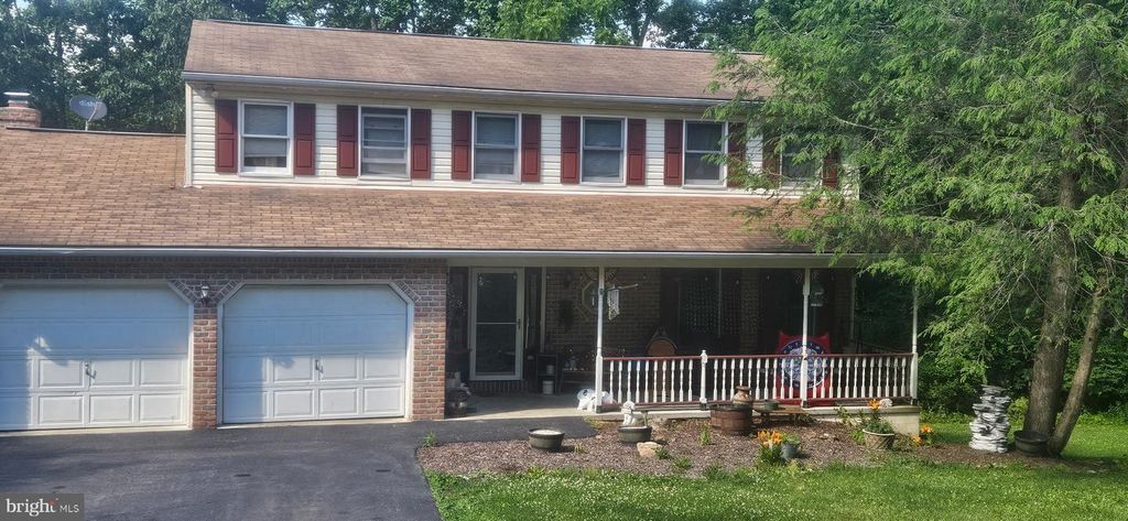 5 WHITE OAK DR, Fleetwood, PA 19522
