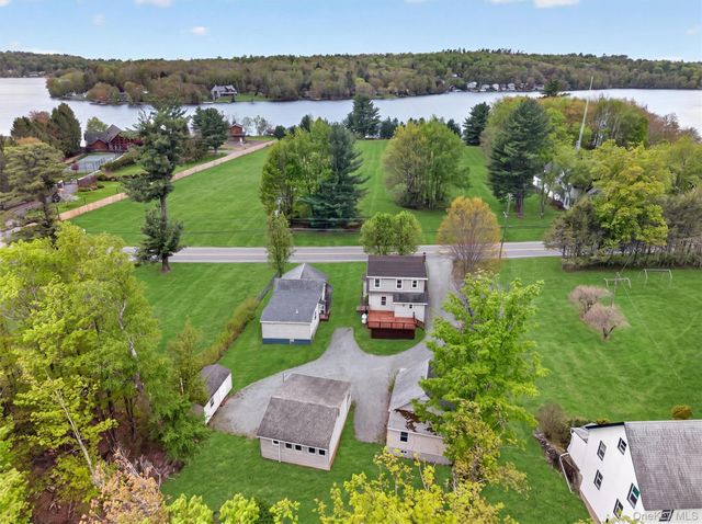 48-50 Horseshoe Lake Road, Kauneonga Lake, NY 12749