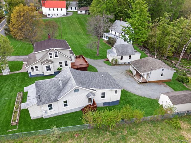 48-50 Horseshoe Lake Road, Kauneonga Lake, NY 12749