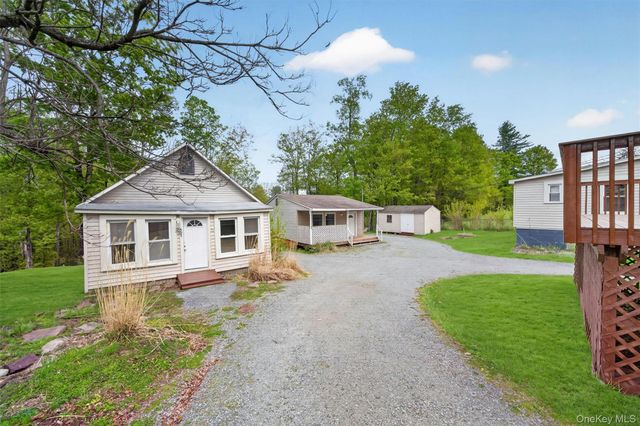 48-50 Horseshoe Lake Road, Kauneonga Lake, NY 12749