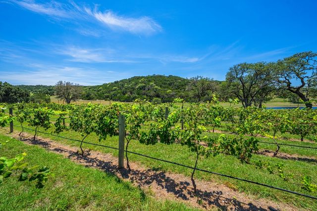 5081 Hwy 173, Center Point, TX 78010