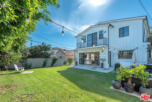 8308 Mcconnell Avenue, Los Angeles, CA 90045