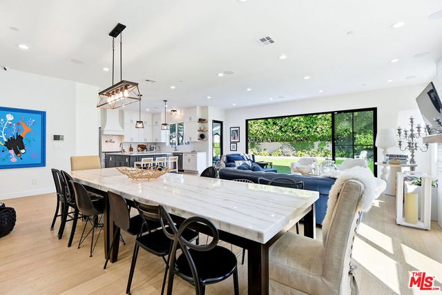 8308 Mcconnell Avenue, Los Angeles, CA 90045