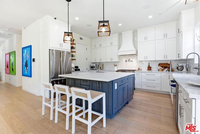 8308 Mcconnell Avenue, Los Angeles, CA 90045