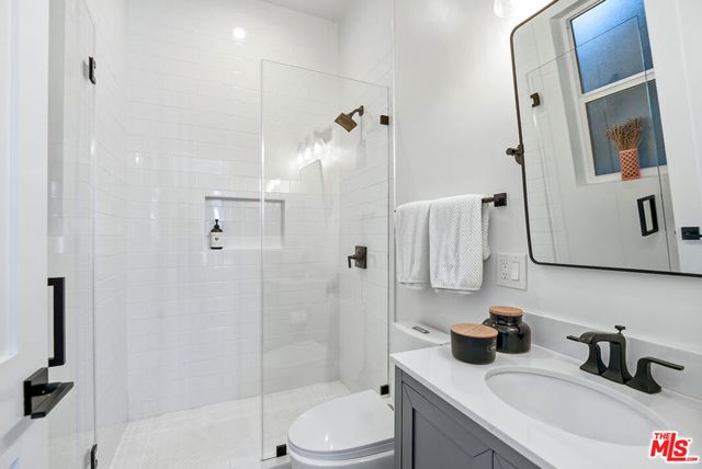 8308 Mcconnell Avenue, Los Angeles, CA 90045