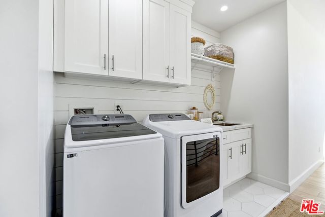 8308 Mcconnell Avenue, Los Angeles, CA 90045