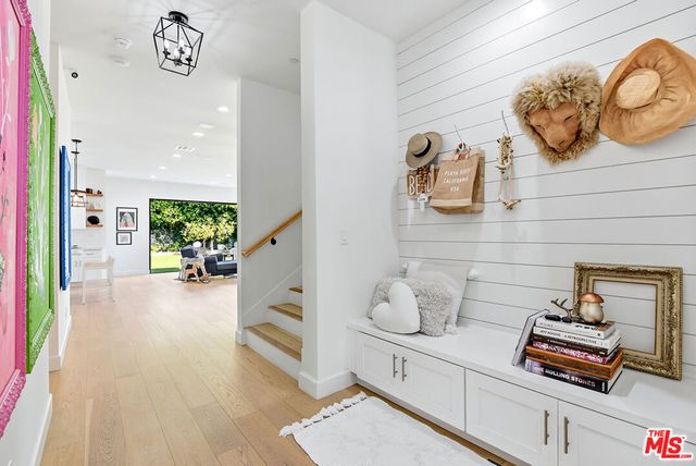 8308 Mcconnell Avenue, Los Angeles, CA 90045