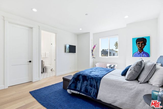 8308 Mcconnell Avenue, Los Angeles, CA 90045