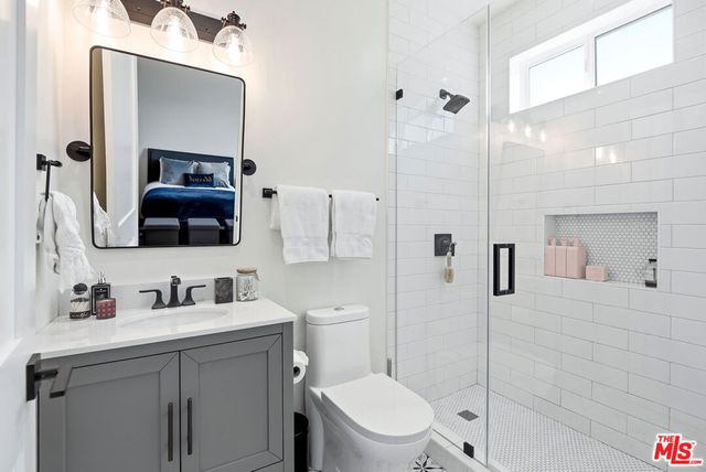 8308 Mcconnell Avenue, Los Angeles, CA 90045