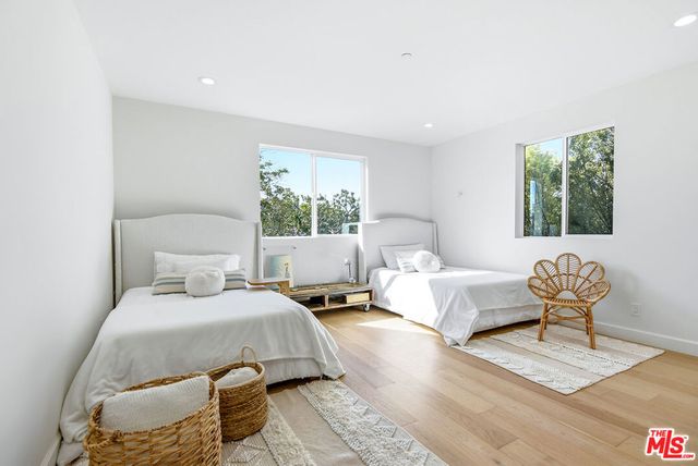 8308 Mcconnell Avenue, Los Angeles, CA 90045