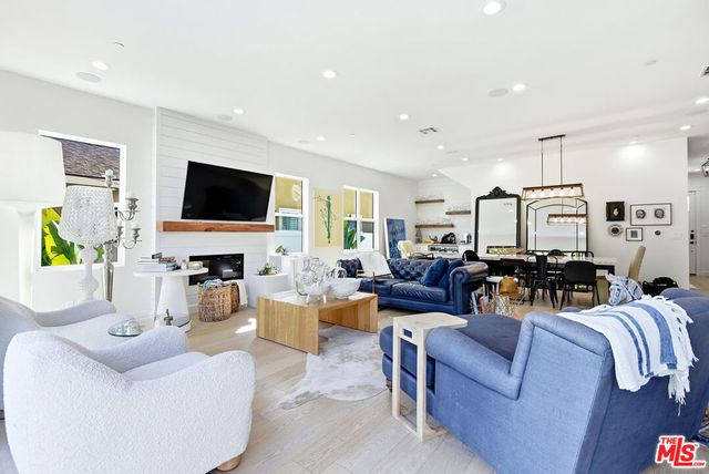 8308 Mcconnell Avenue, Los Angeles, CA 90045