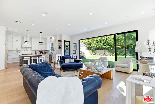 8308 Mcconnell Avenue, Los Angeles, CA 90045