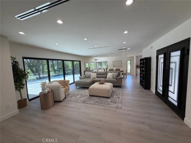 5843 Nevada, Woodland Hills, CA 91367