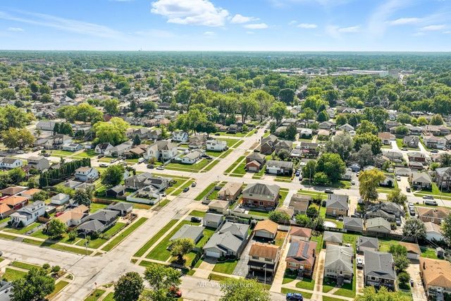 5905 W 89th Street, Oak Lawn, IL 60453