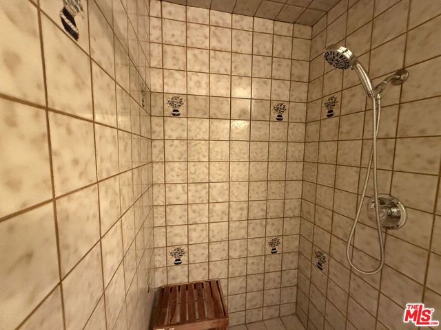 4613 Reforma Road, Woodland Hills (los Angeles), CA 91364