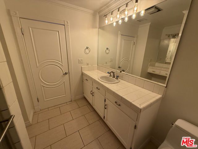 4613 Reforma Road, Woodland Hills (los Angeles), CA 91364