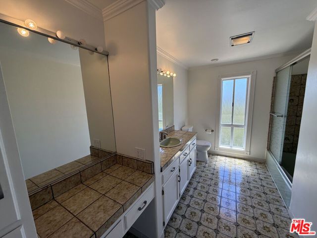 4613 Reforma Road, Woodland Hills (los Angeles), CA 91364