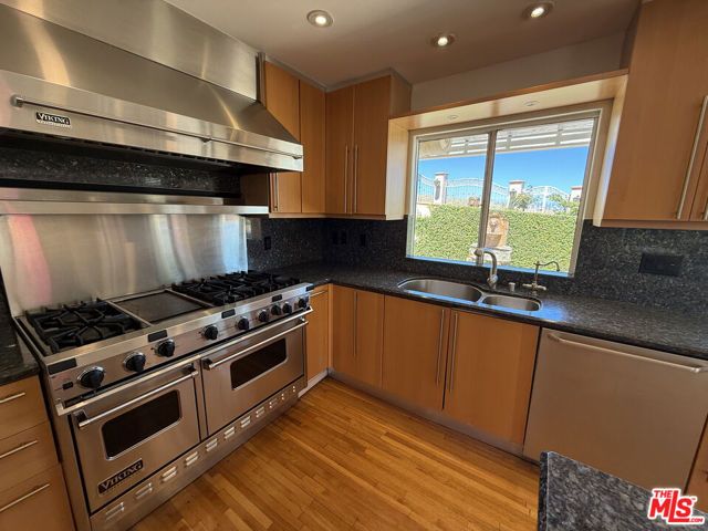 4613 Reforma Road, Woodland Hills (los Angeles), CA 91364