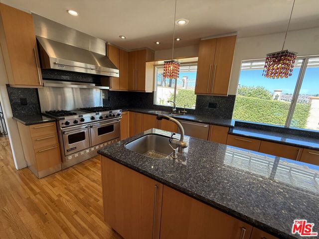 4613 Reforma Road, Woodland Hills (los Angeles), CA 91364