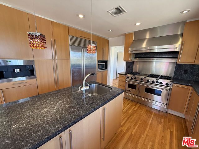 4613 Reforma Road, Woodland Hills (los Angeles), CA 91364