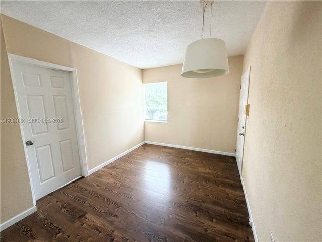 620 84th St 25, Miami Beach, FL 33141