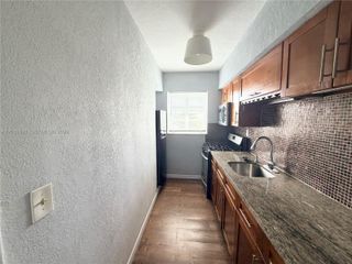 620 84th St 25, Miami Beach, FL 33141