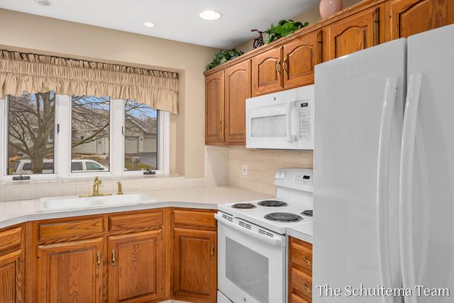 2614 Rolling Ridge Lane Nw, City Of Walker, MI 49534