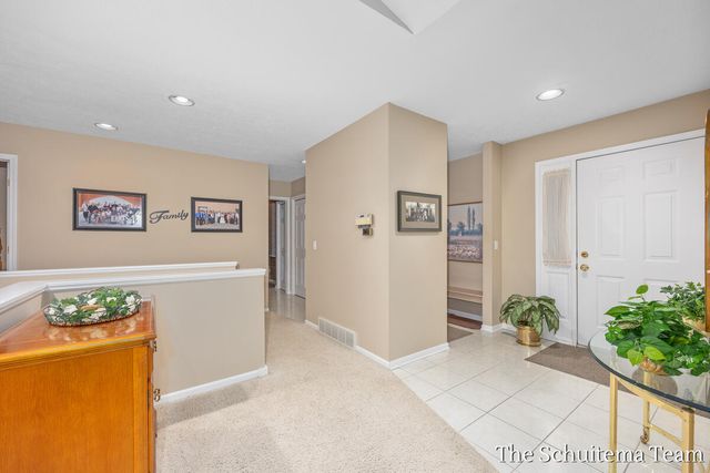 2614 Rolling Ridge Lane Nw, City Of Walker, MI 49534