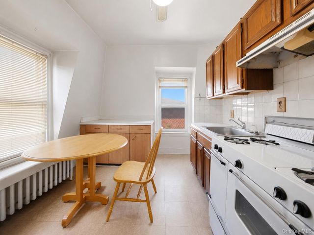 19 Ridgewood Avenue, Yonkers, NY 10704