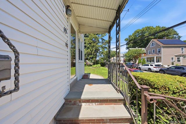 19 Ridgewood Avenue, Yonkers, NY 10704